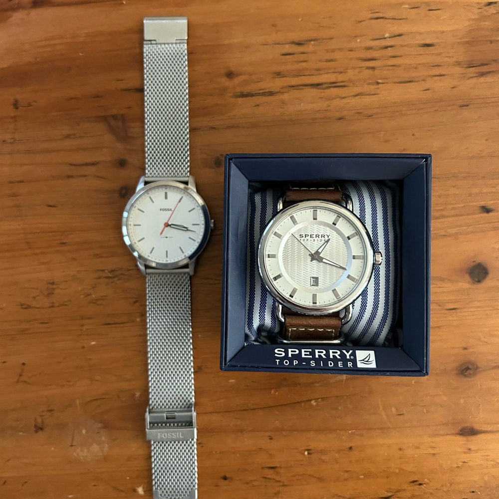 2 watches fossil and sperry